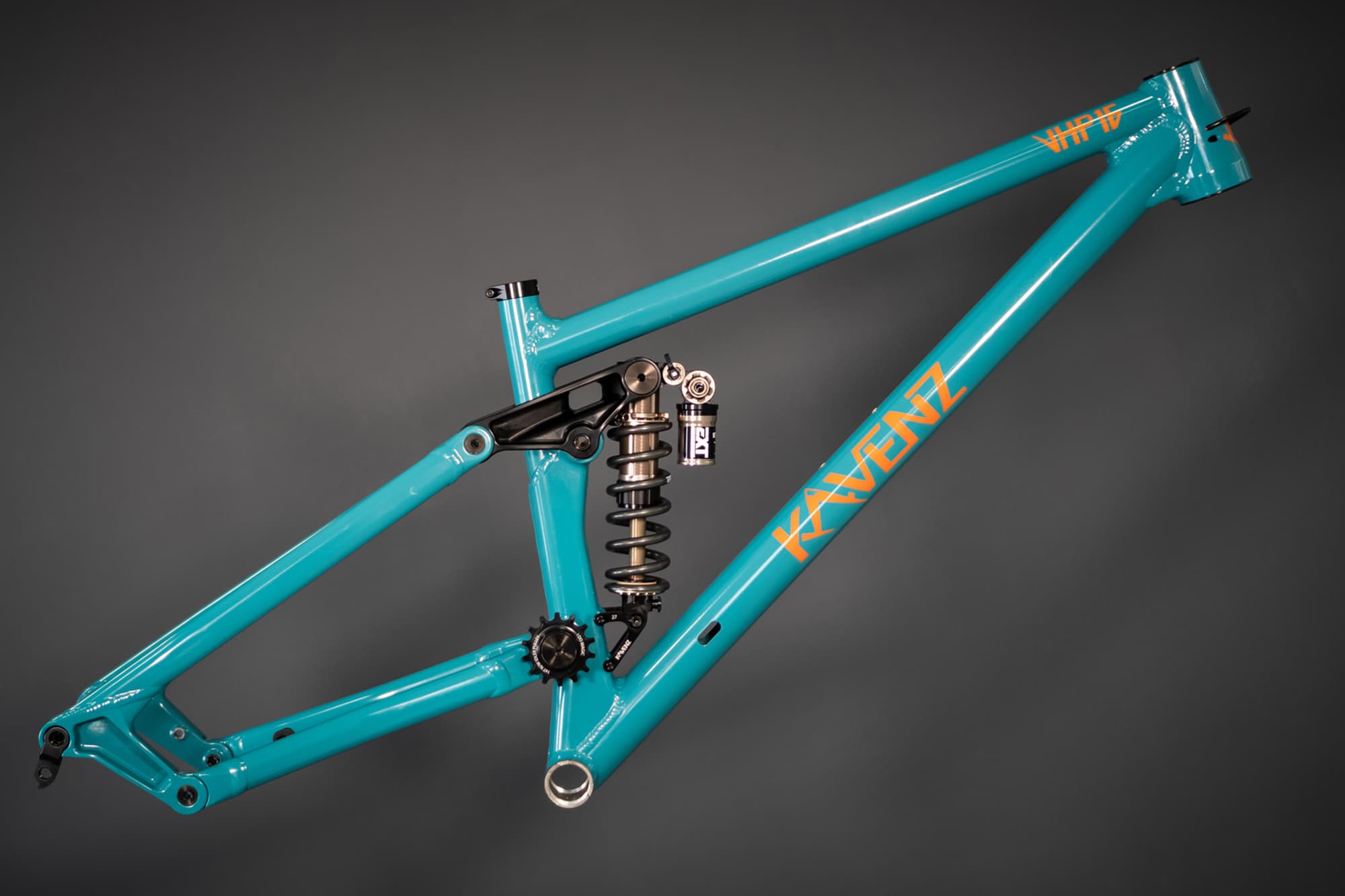 Kavenz enduro mountain bike rear suspension linkage using progressive non-linear geometry